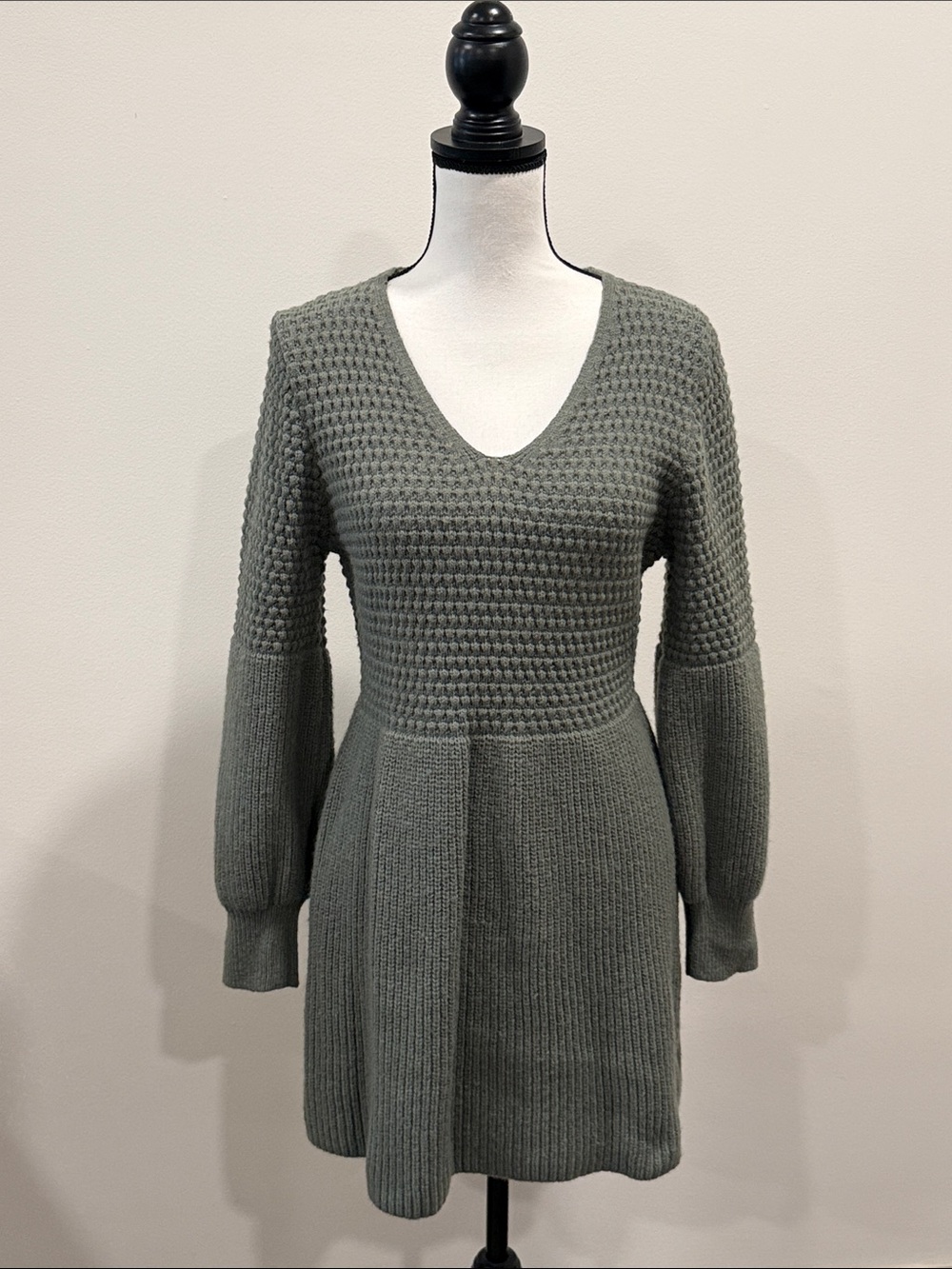Cupshe Honeycomb Knit V-Neck Mini Sweater Dress Sage Green Size Medium